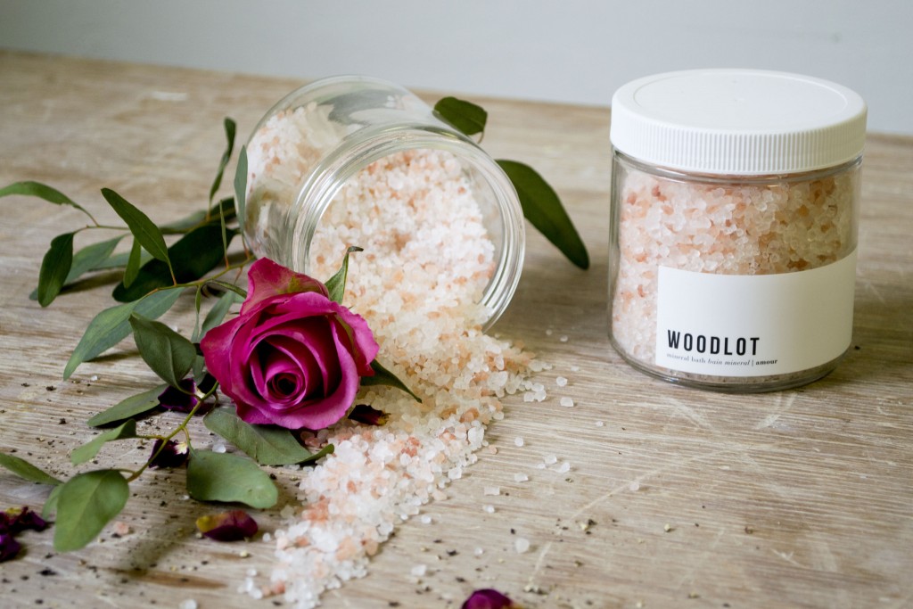 Woodlot Amour Mineral Bath Soak - Gifts for the Spa Lover